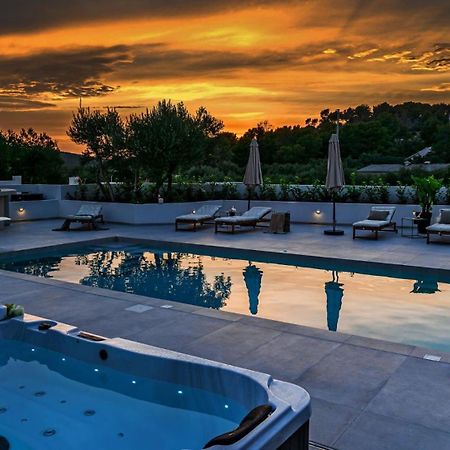 Luxury Villa Del Sogno With Pool, Jacuzzi, Parking Округ Горни Экстерьер фото