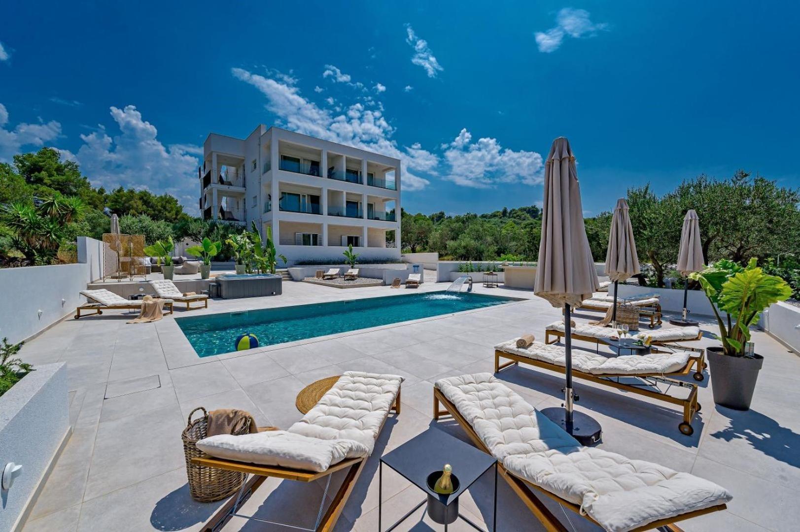 Luxury Villa Del Sogno With Pool, Jacuzzi, Parking Округ Горни Экстерьер фото