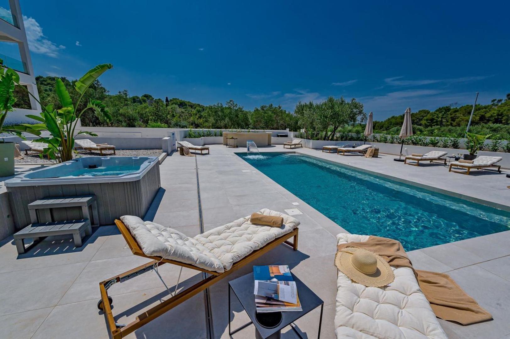 Luxury Villa Del Sogno With Pool, Jacuzzi, Parking Округ Горни Экстерьер фото